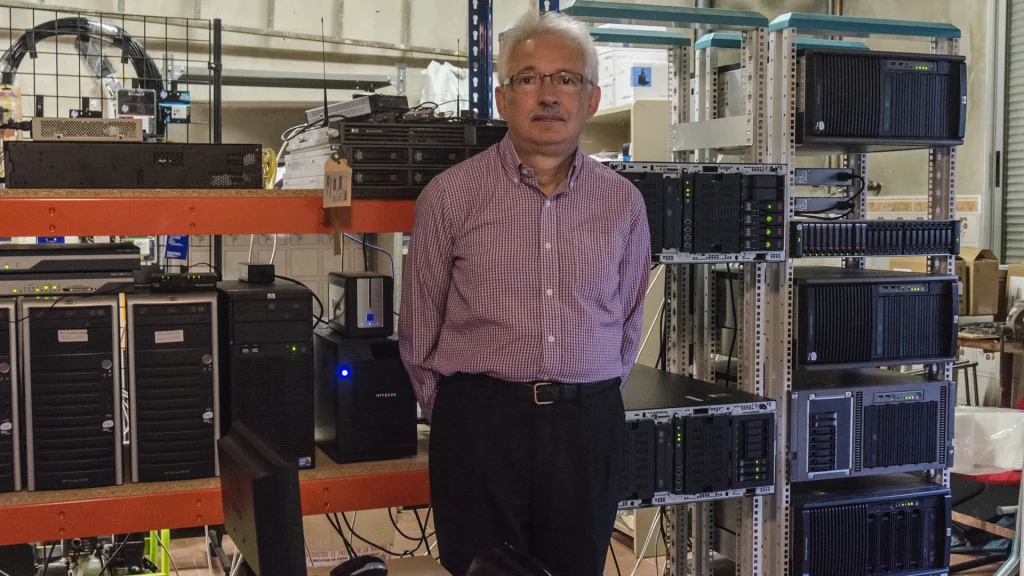 Ricardo Pastor Asensi in the Tecnograma Consultores S.L. data center.