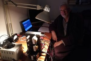 Ricardo Pastor Asensi testing a model 1955 tube amplifier